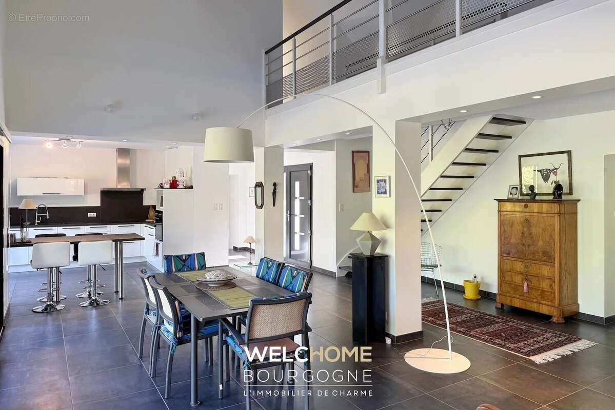 Maison à DRACY-LE-FORT