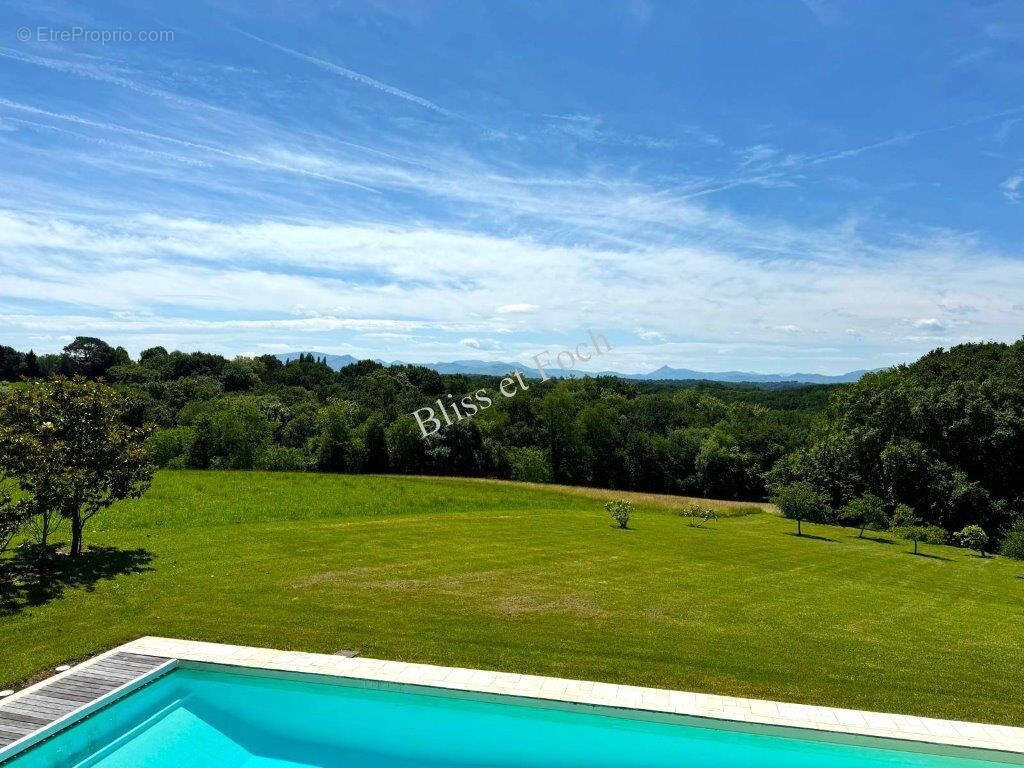 Arcangues - golf superbe villa récente  avec vue dégagée sur les montagnes - photo 2