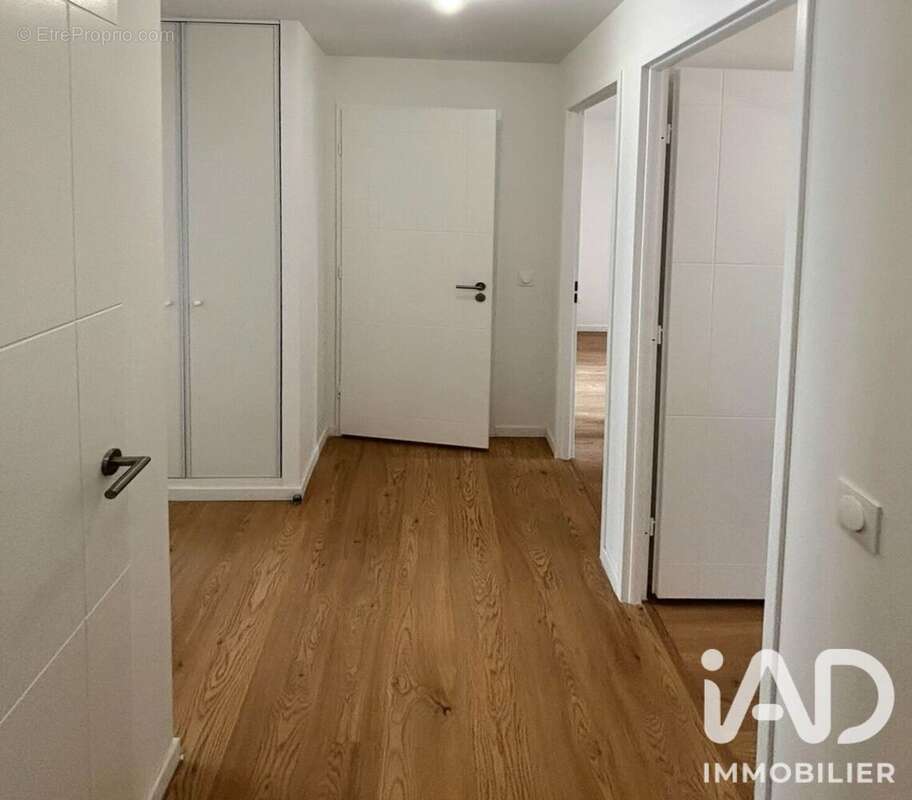Appartement 64 m² à La Courneuve  - photo 7