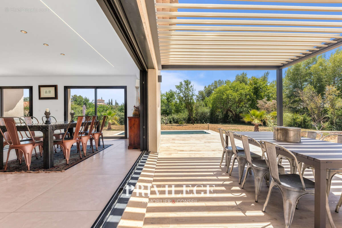 Aups — Exclusivité — Maison neuve avec piscine, prestations soignées et potentiel d’évolution - photo 17