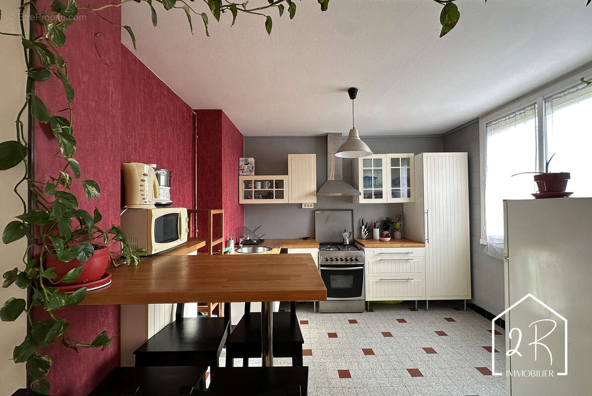 Appartement à PIERRE-BENITE