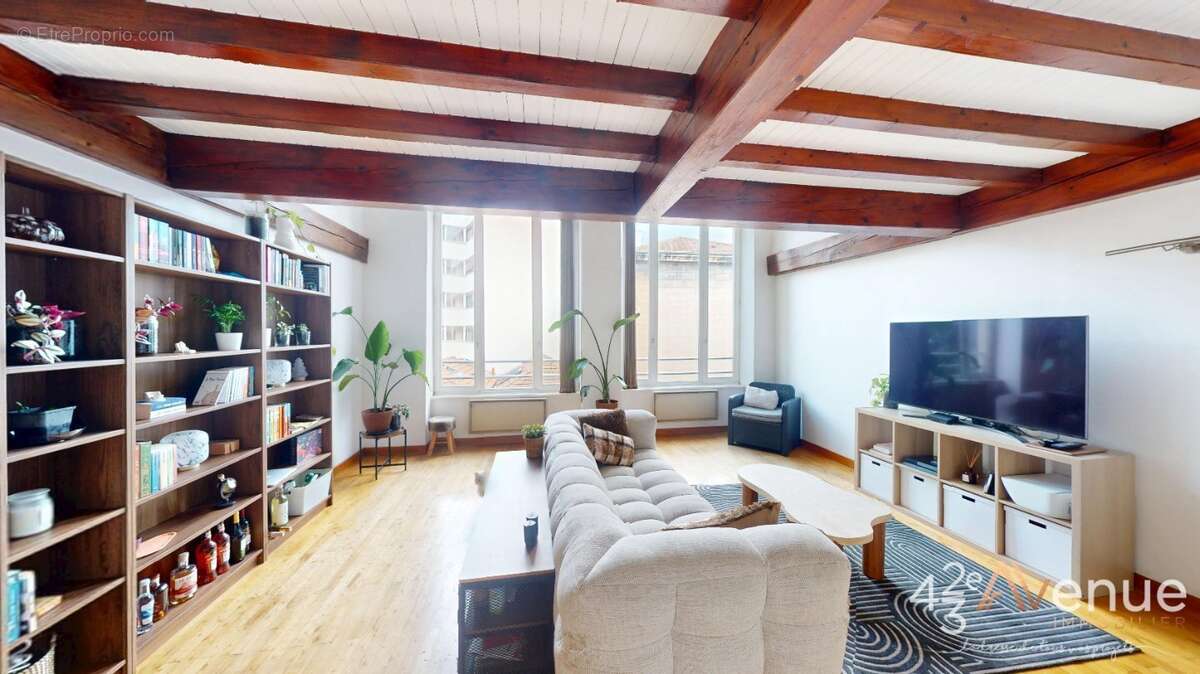 Appartement 100 m² à Saint-Etienne  - photo 3