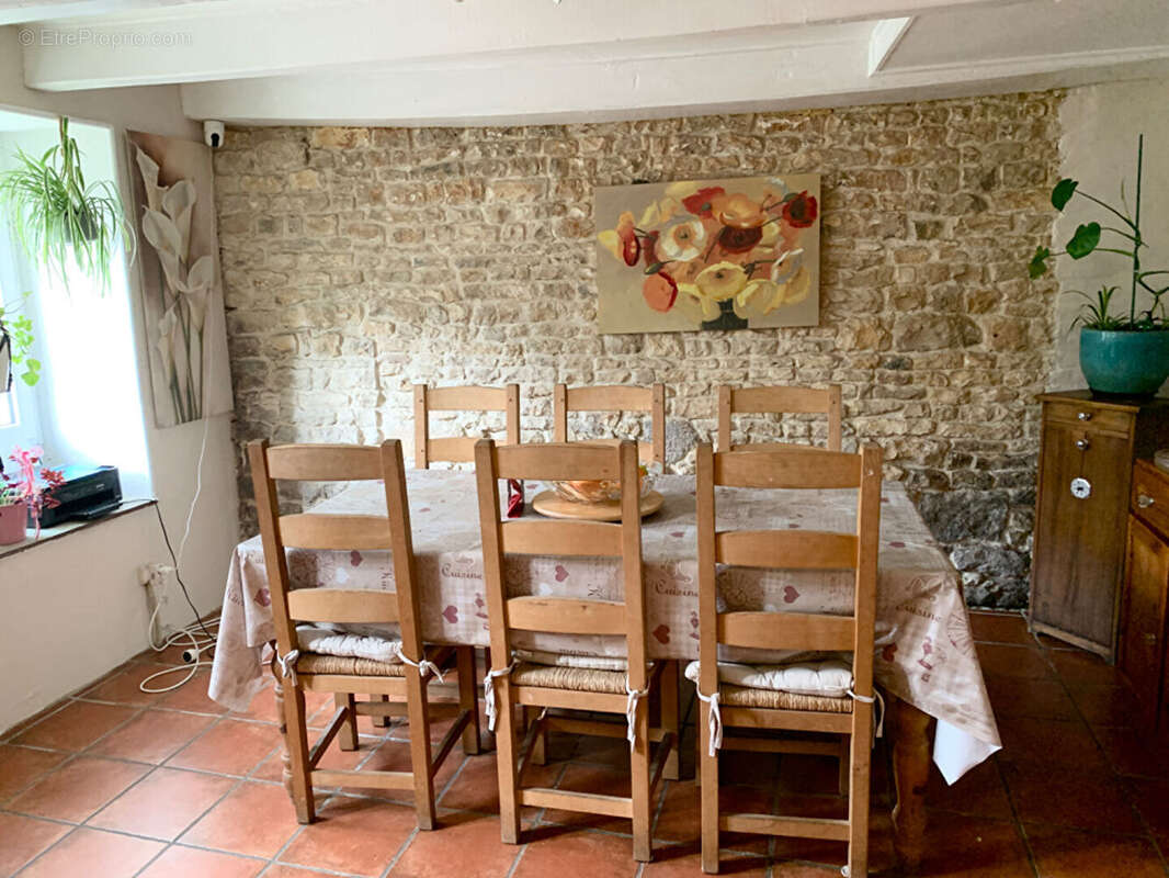 Maison à CHAMPAGNE-MOUTON