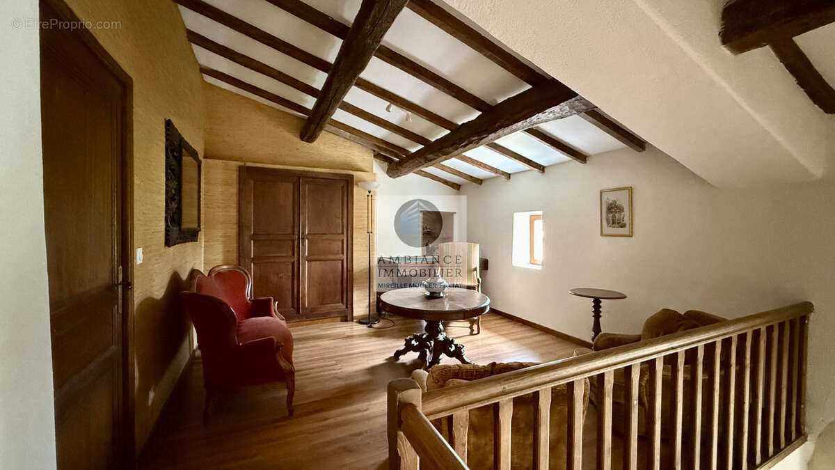 Maison à ETOILE-SUR-RHONE