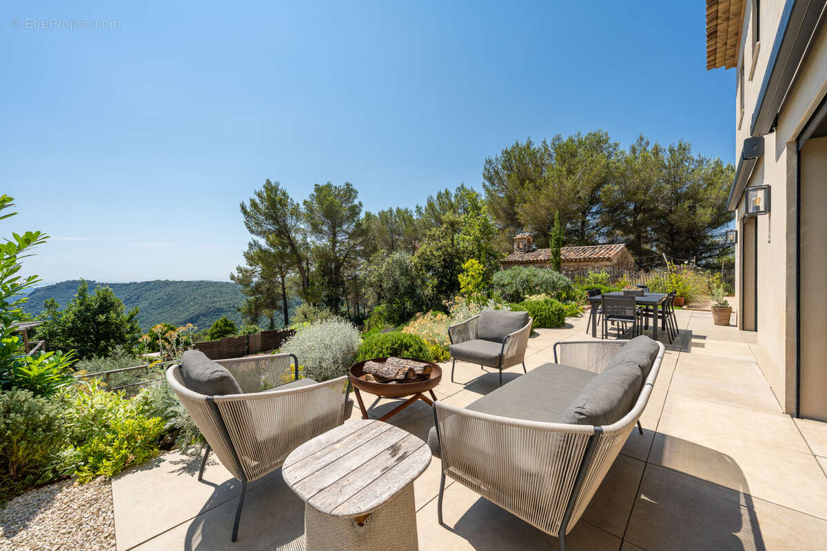 Maison à TOURRETTES-SUR-LOUP