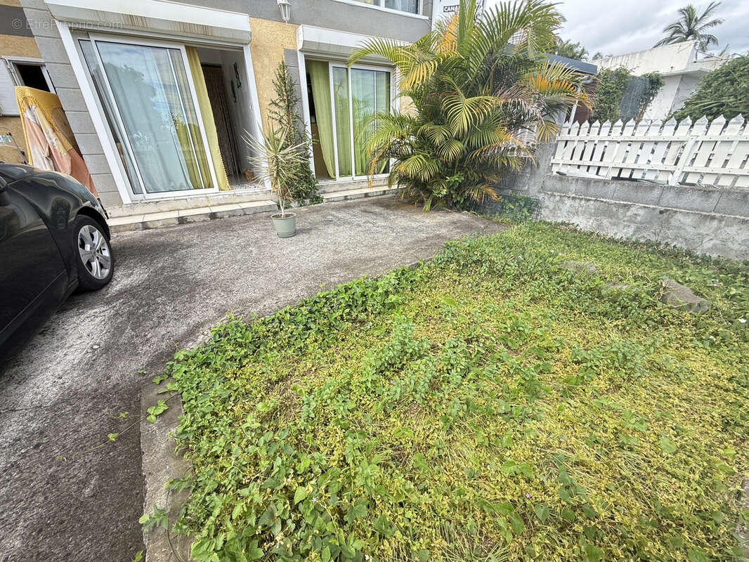 À vendre   appartement f3/4 de 98 m2 avec jardin à la saline les hauts  vendu loué - photo 13