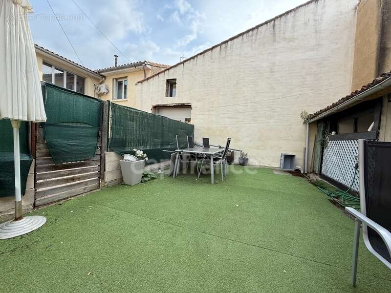 Maison à LAVERNOSE-LACASSE