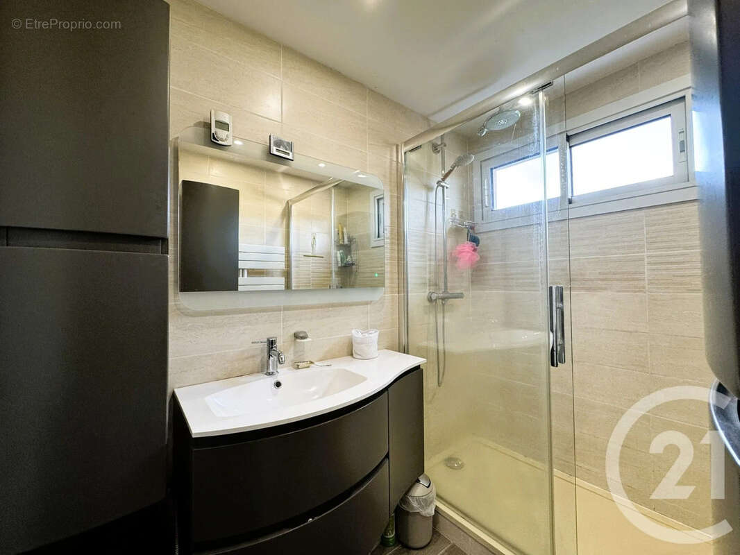 Appartement à VALLAURIS