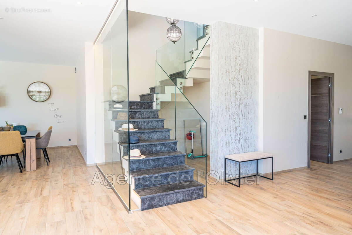 Maison 309 m² à Opio  - photo 7