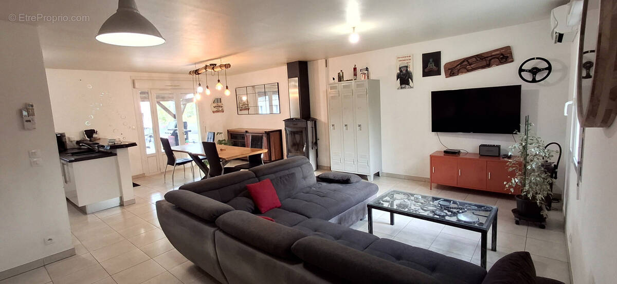 Maison à POILLY-SUR-THOLON