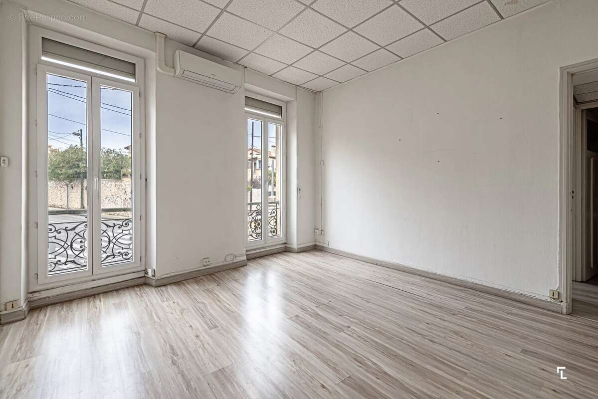 Commerce à MARSEILLE-14E