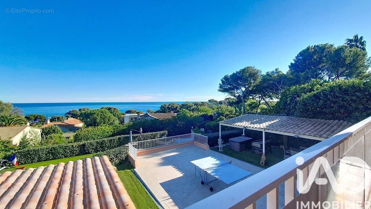 Photo 1 - Maison à ROQUEBRUNE-SUR-ARGENS