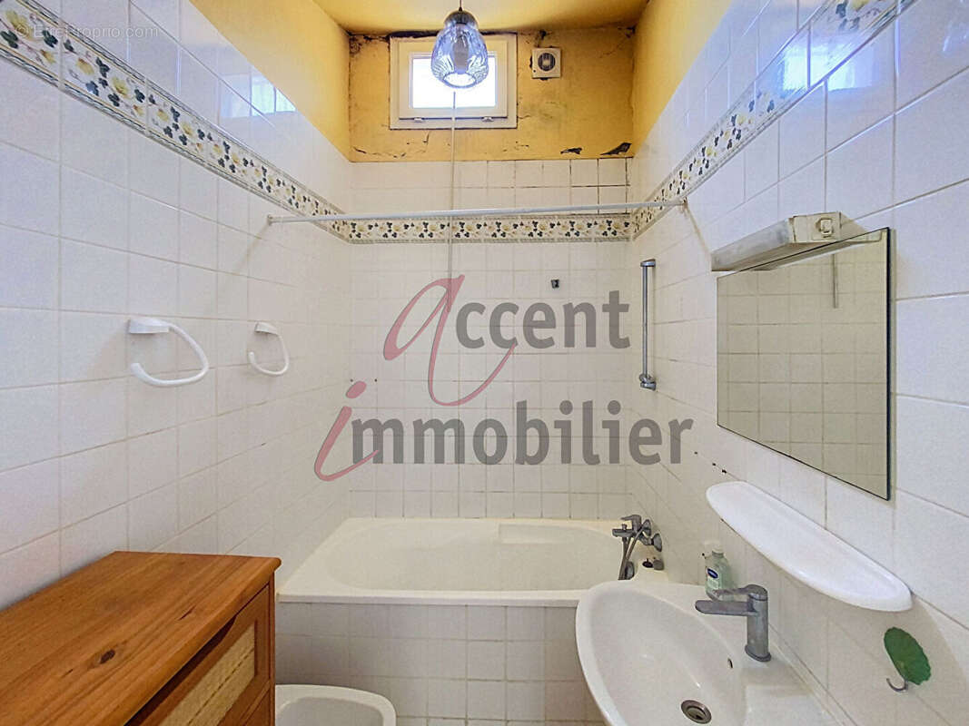 A vendre en exclusivité appartement T3 de 64m² au dernier étage d'une résidence en centre ville de Cavaillon - photo 8