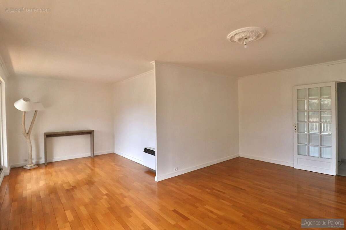 Appartement à VERRIERES-LE-BUISSON