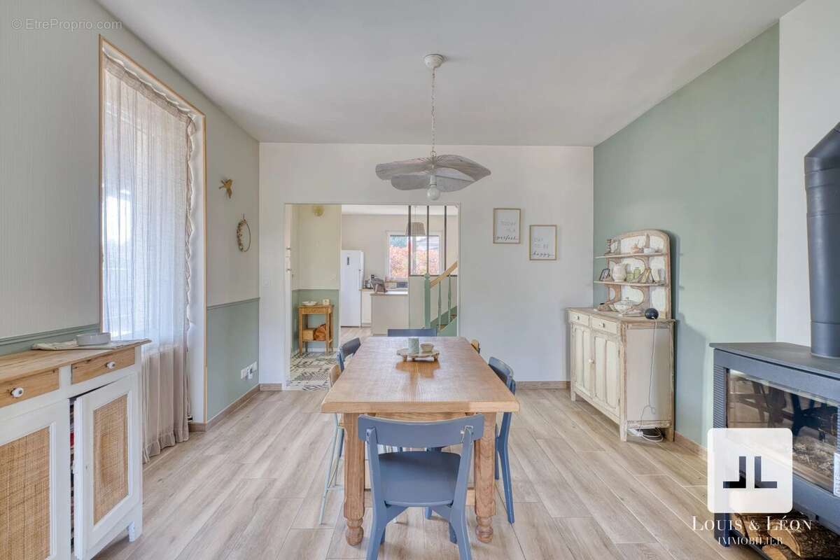 Maison à LIMAS