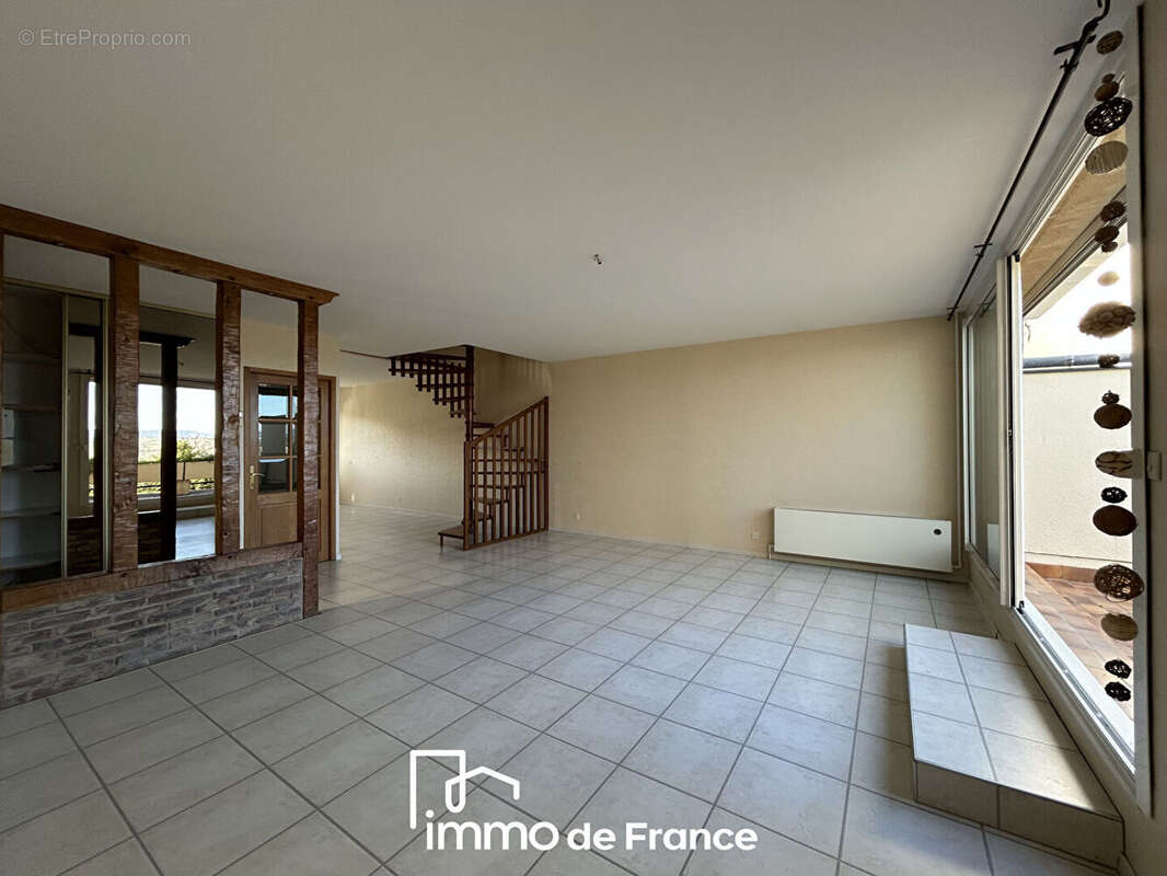 Appartement à ONET-LE-CHATEAU