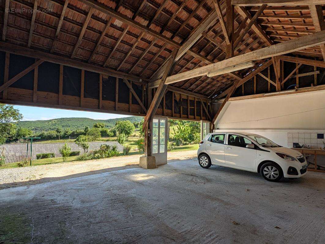 Maison Marignac Laspeyres 348 m2 avec jardin et dépendance - photo 17