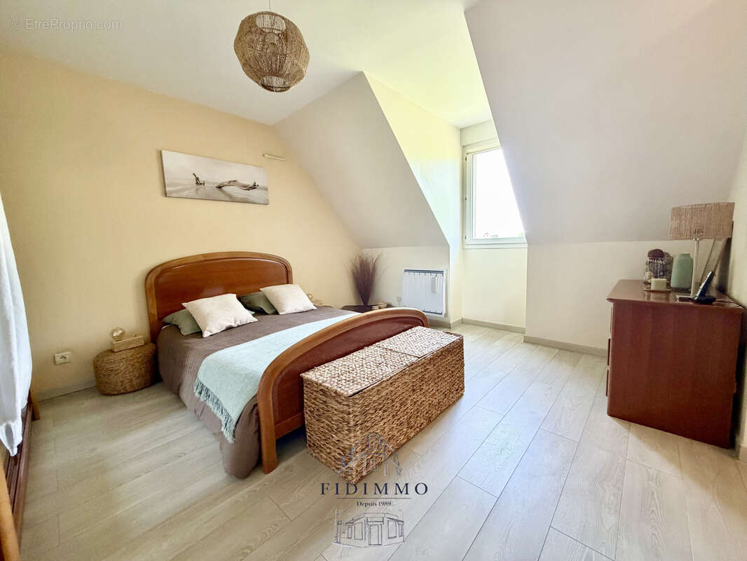 4371 - Maison familiale dans le centre-ville - photo 12
