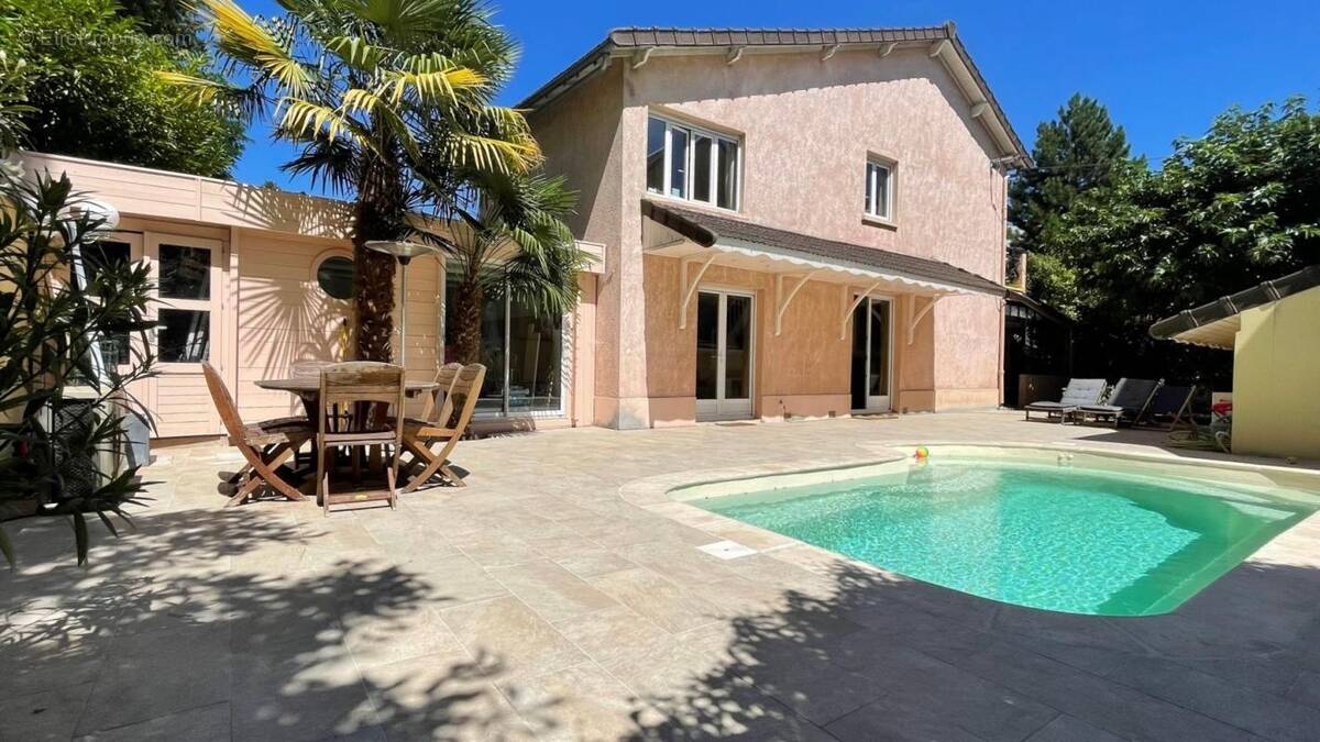 Maison à NEUILLY-PLAISANCE