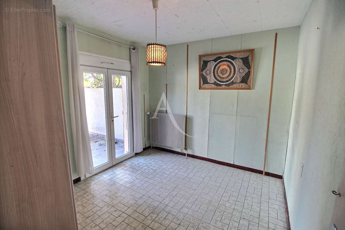 Villa de type f4 de 110 m² sur terrain  piscinable 3 faces de 312 m²  + garage - photo 8