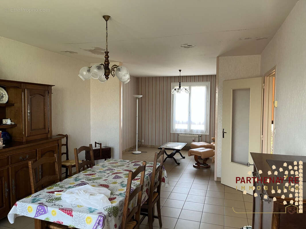 Maison 94 m² à Saint-Maixent-L'ecole  - photo 7
