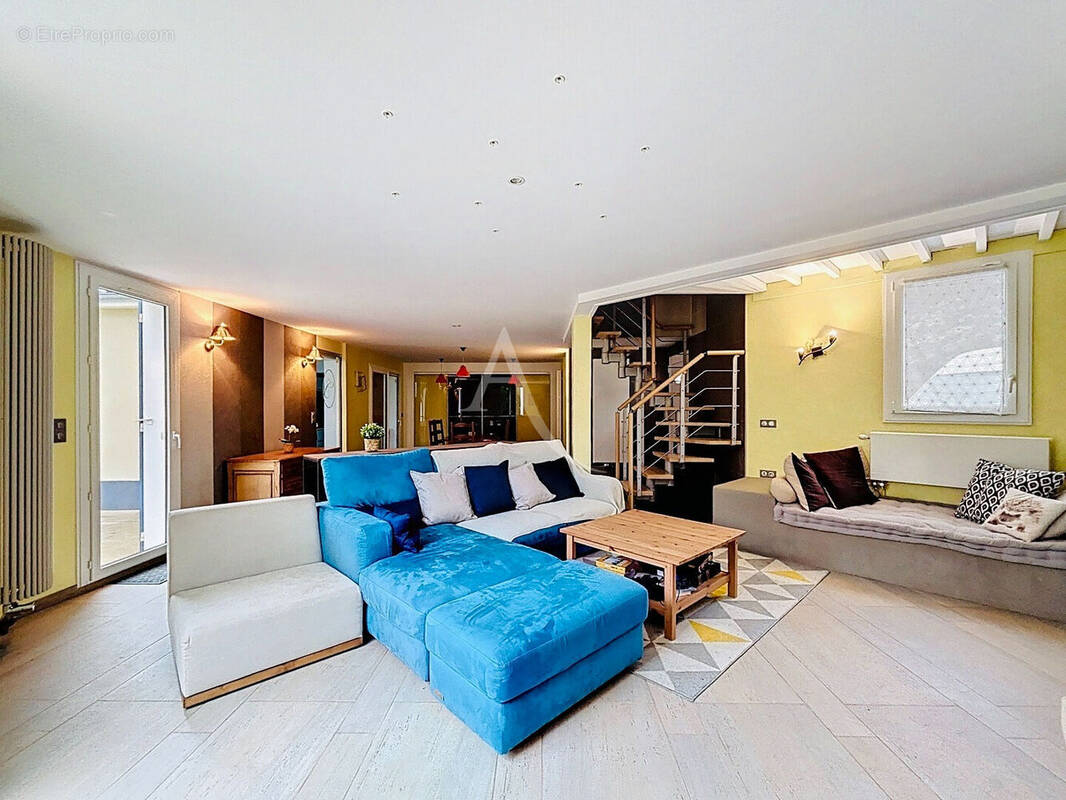 Maison à CHANTELOUP-EN-BRIE