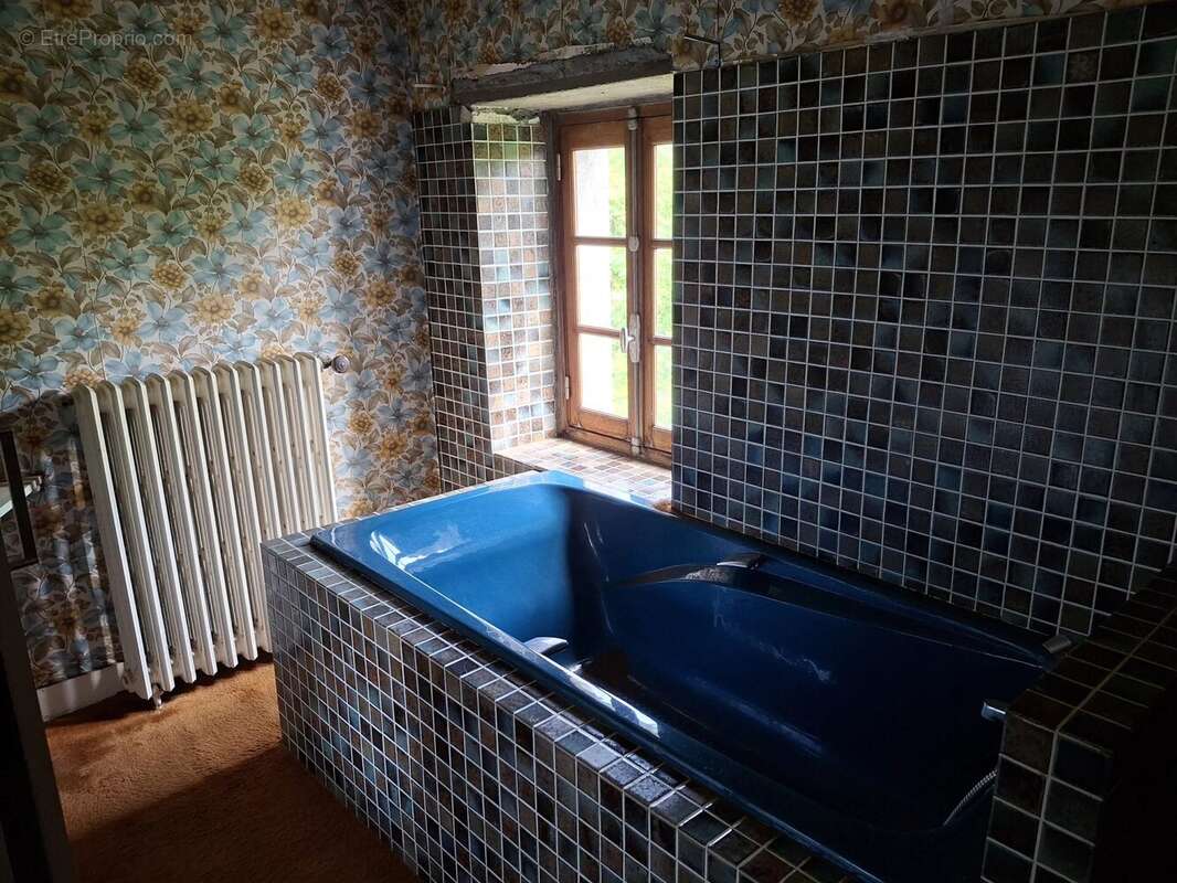 Charmante maison familiale de bonne taille à moderniser plus grange et autres dépendances - photo 9