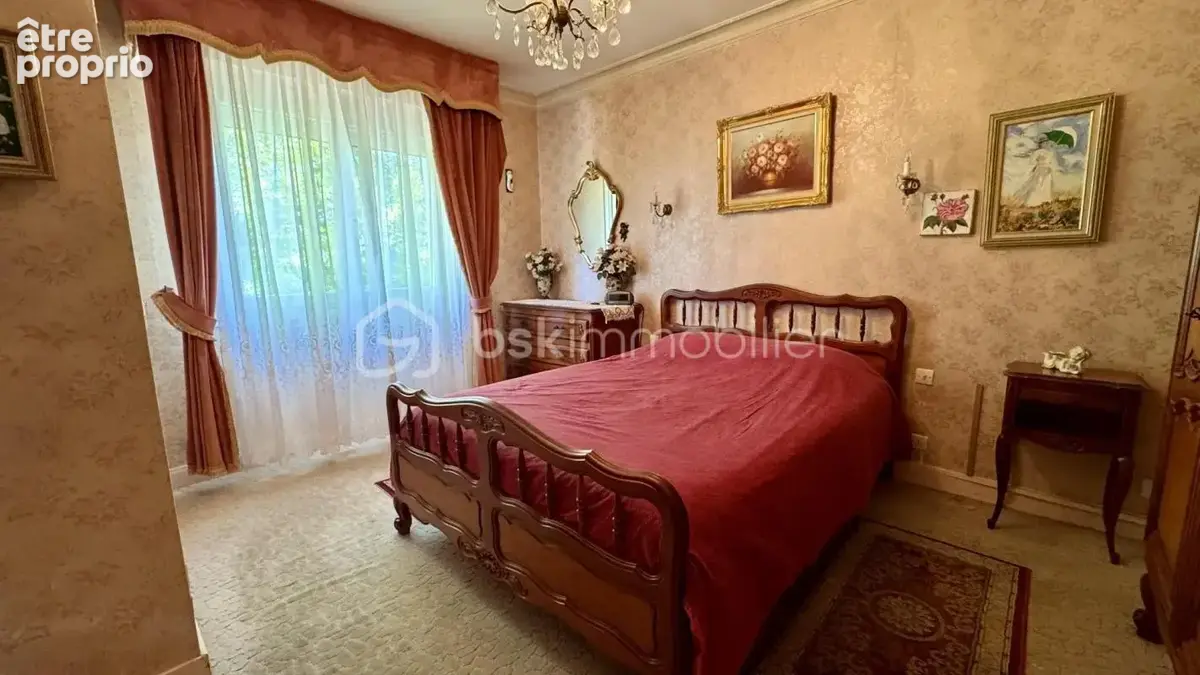 Maison traditionnelle - 5 pièces - 3 chambres + 1 bureau - sous-sol complet - jardin clos et arboré - photo 13