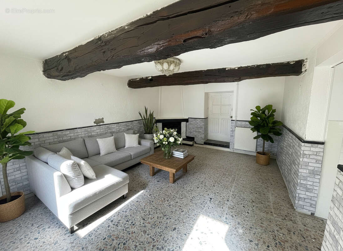 Maison à PONT-DE-VEYLE