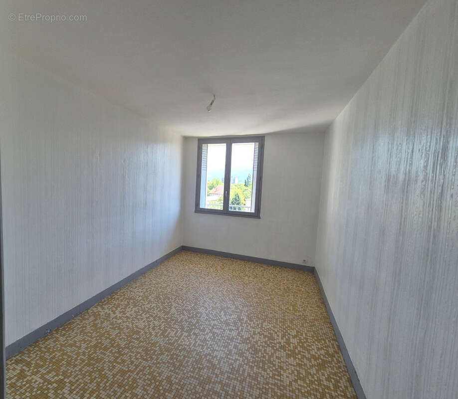 Achat Appartement T3 Grenoble – 3 Pièces Traversant Est-Ouest avec Balcon, Cave & Parking - photo 13