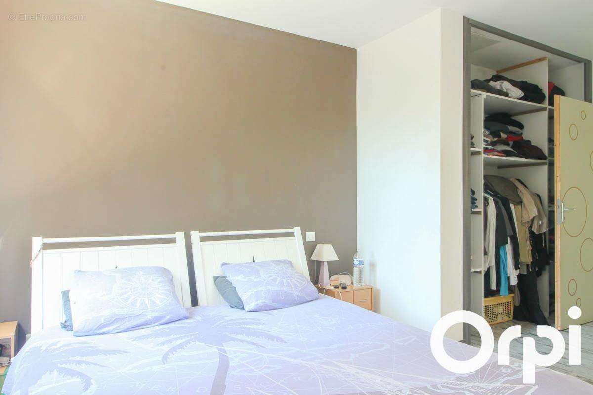 Maison à SAINT-LAURENT-DE-LA-PREE