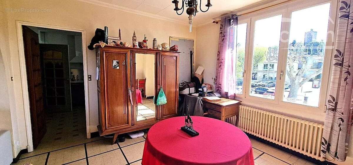 Appartement à VALREAS