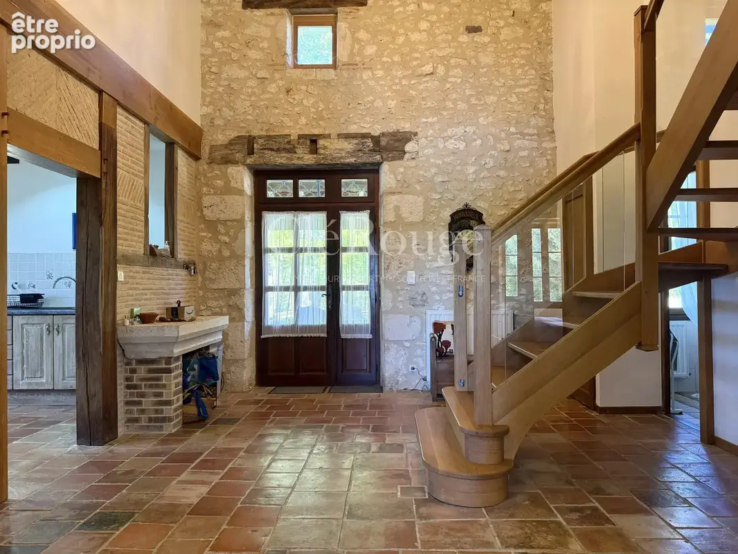 À 10 minutes d'Eymet – Belle propriété en pierre avec piscine, grange et 3,7 hectares - photo 3