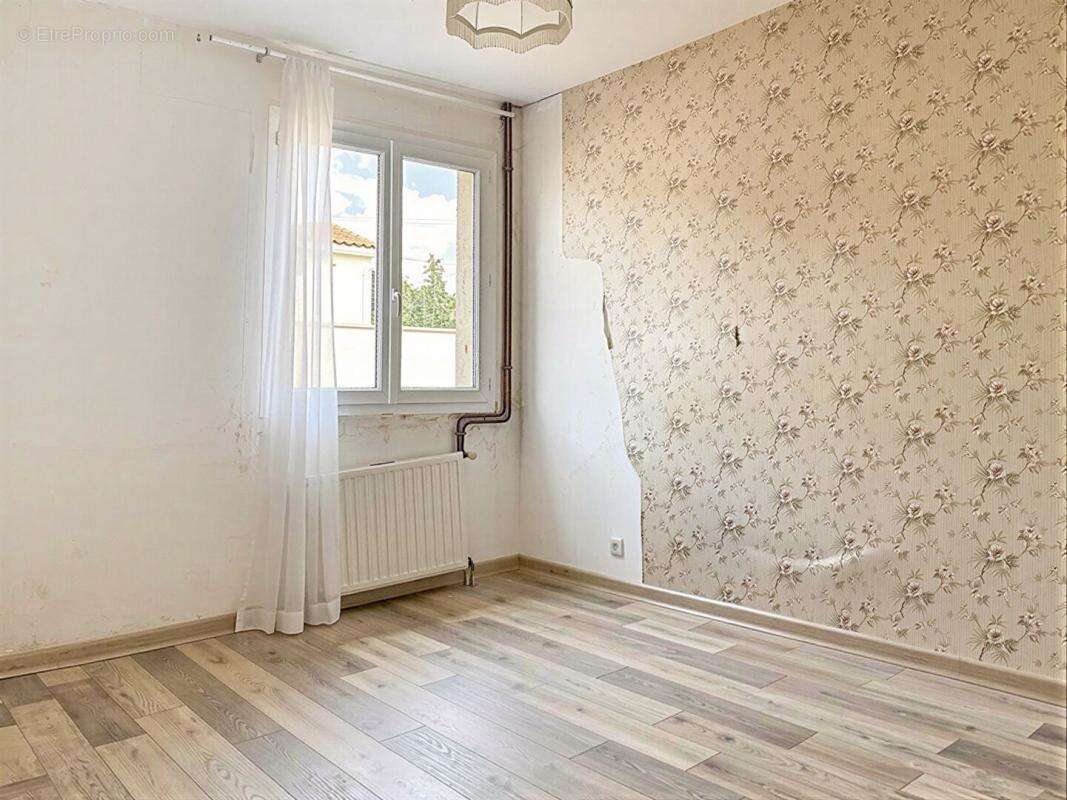 Maison à rénover centre Saint Jean De Liversay 103 m2 + terrain constructible et divisible - photo 7