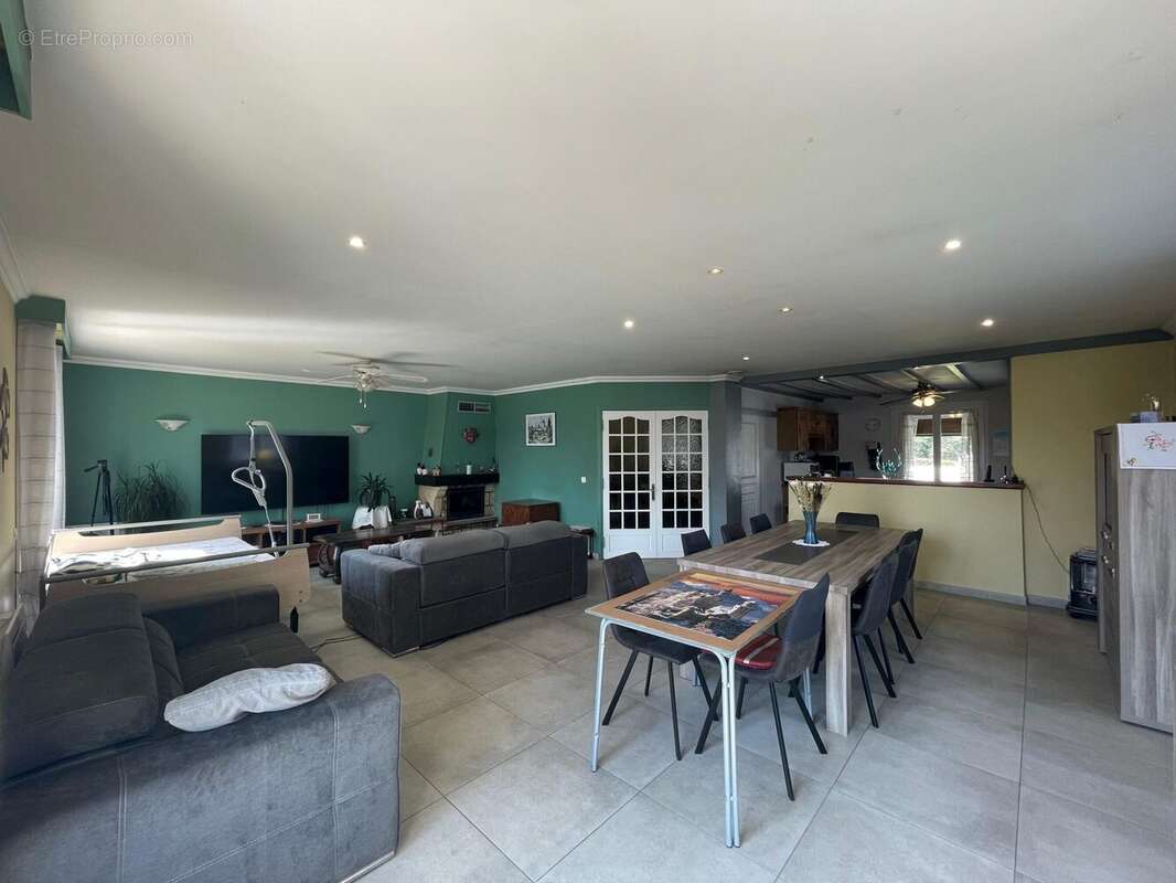 Maison à SAINT-ROMAIN-DE-JALIONAS