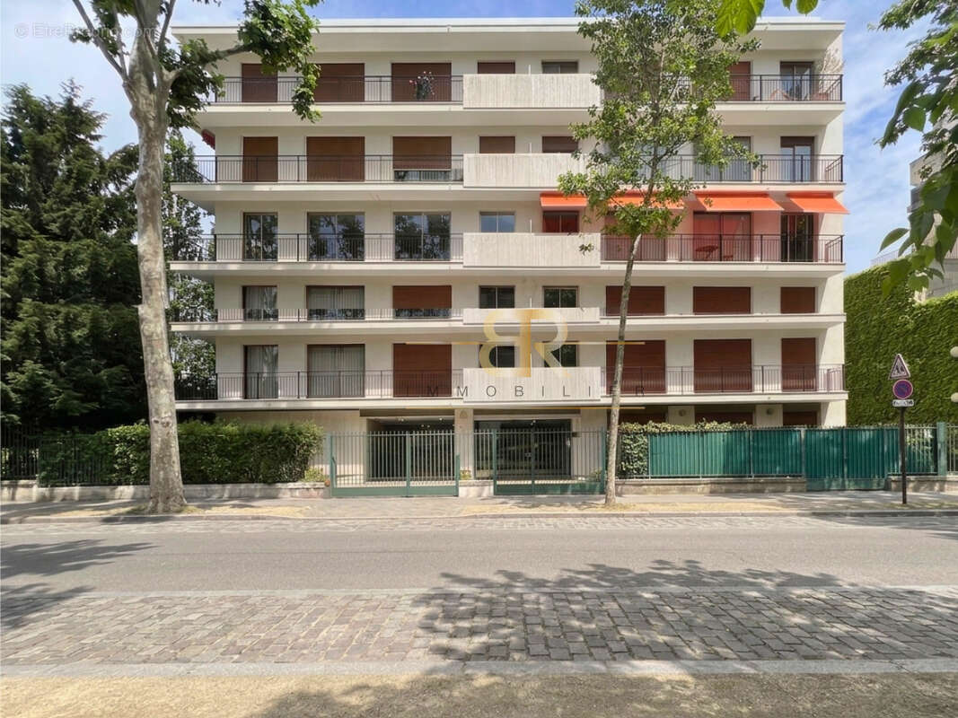 Appartement à NEUILLY-SUR-SEINE