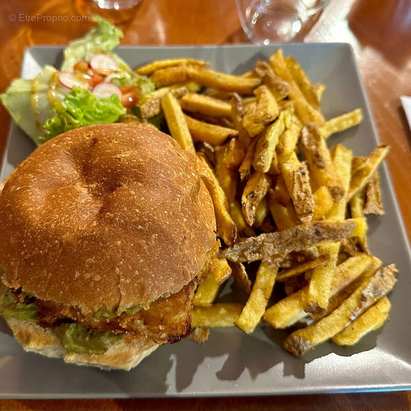 Commerce à PLELAN-LE-GRAND