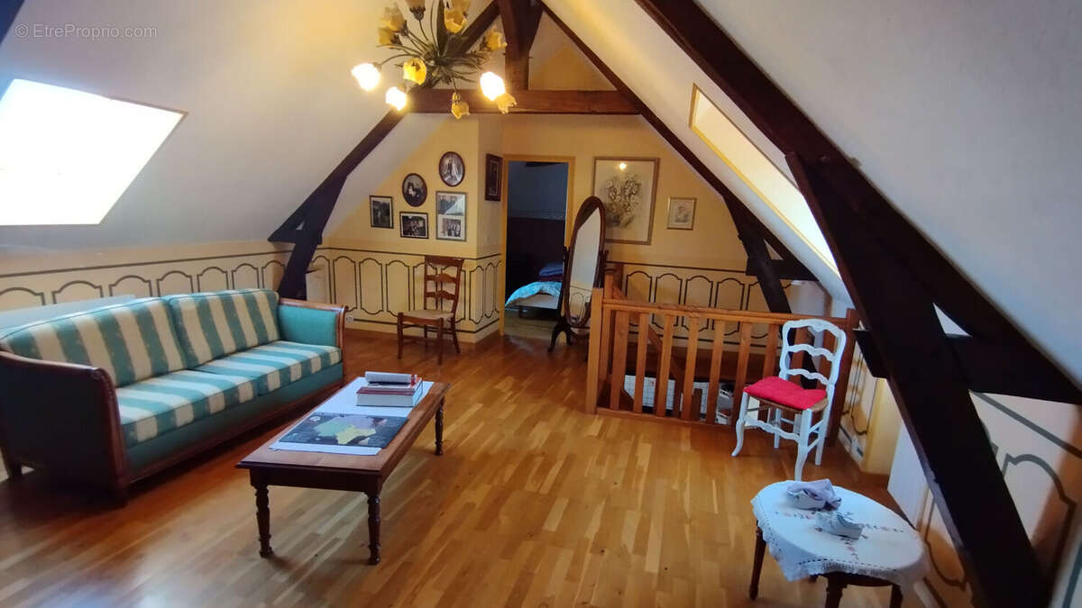 Maison à TOURNON-SAINT-PIERRE