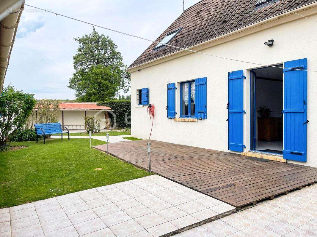 Maison à LONGPERRIER