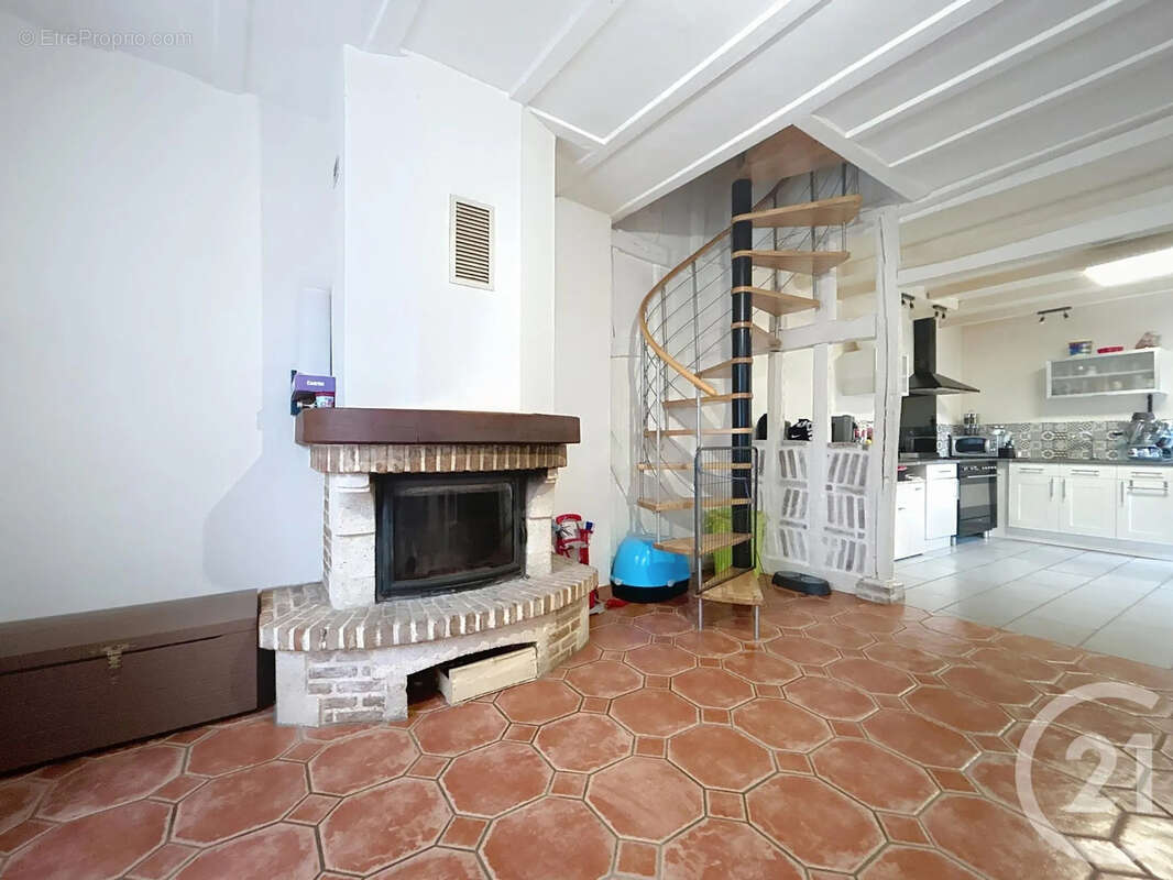 Maison à SAINT-AMAND-SUR-FION