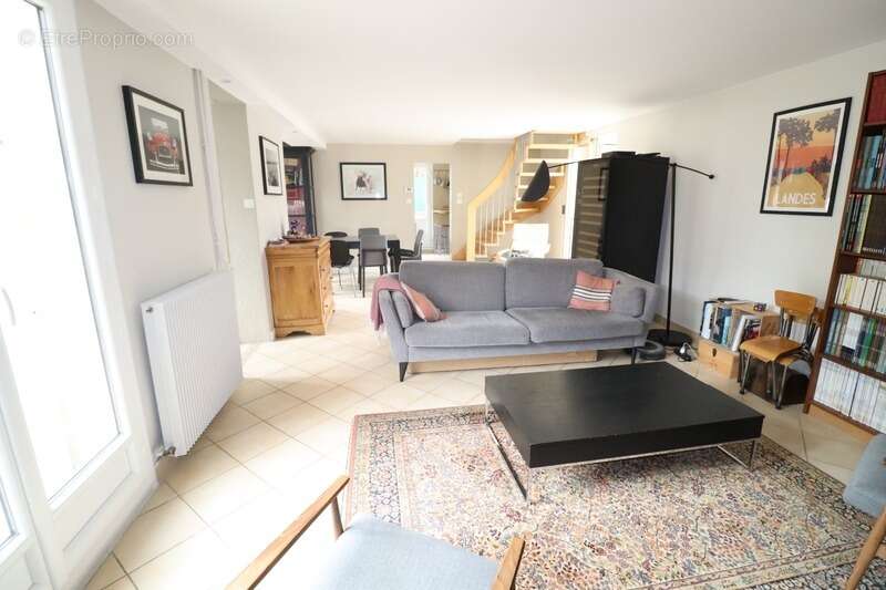 Maison à vendre 5 pièces CHATOU (78) - photo 3
