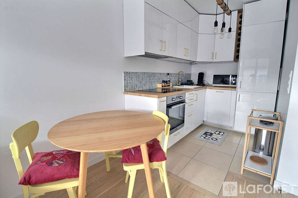Appartement à LA GARENNE-COLOMBES