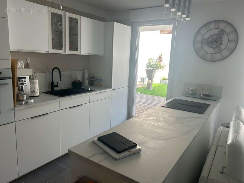 Appartement à SIX-FOURS-LES-PLAGES