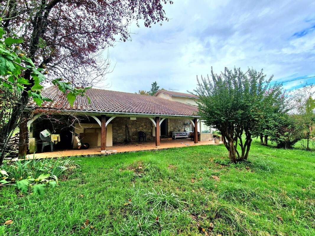 Maison à MOUSTIER