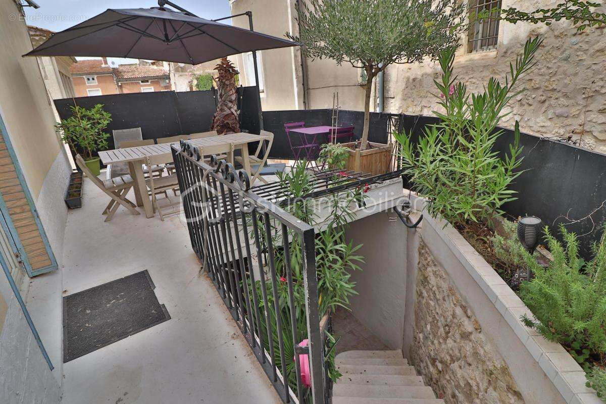 Maison de caractère de 185 m² – Terrasse de 22 m², pierres apparentes, loft et prestations de confort - photo 2
