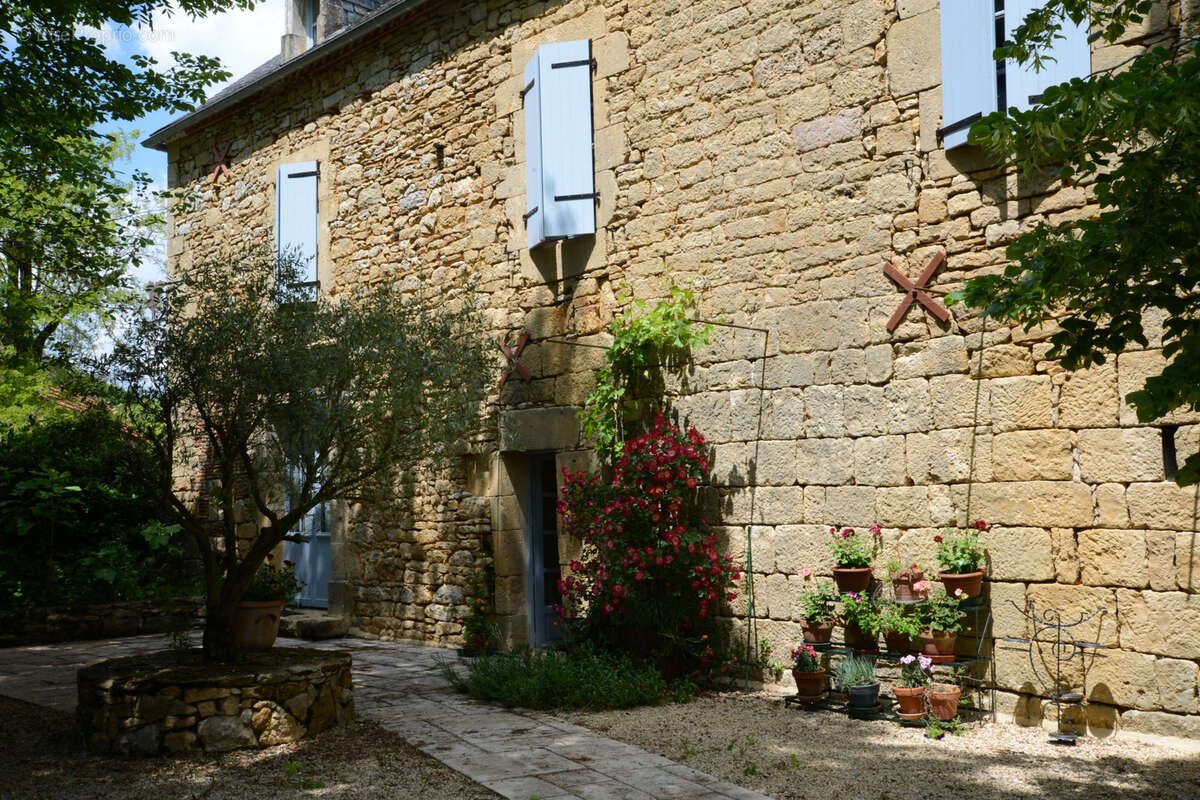 Maison à NADAILLAC-DE-ROUGE