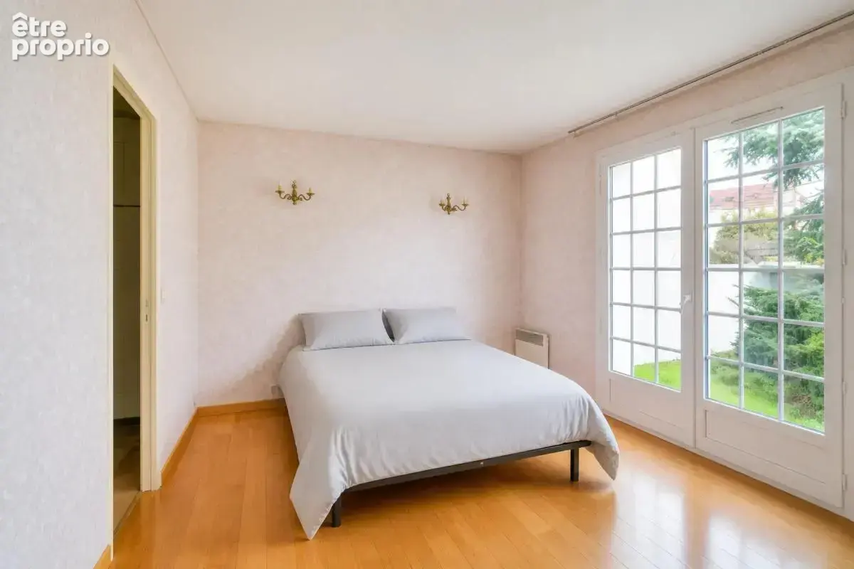 5 chambres / 150m² / sous-sol total / Jardin sans vis à vis - photo 11