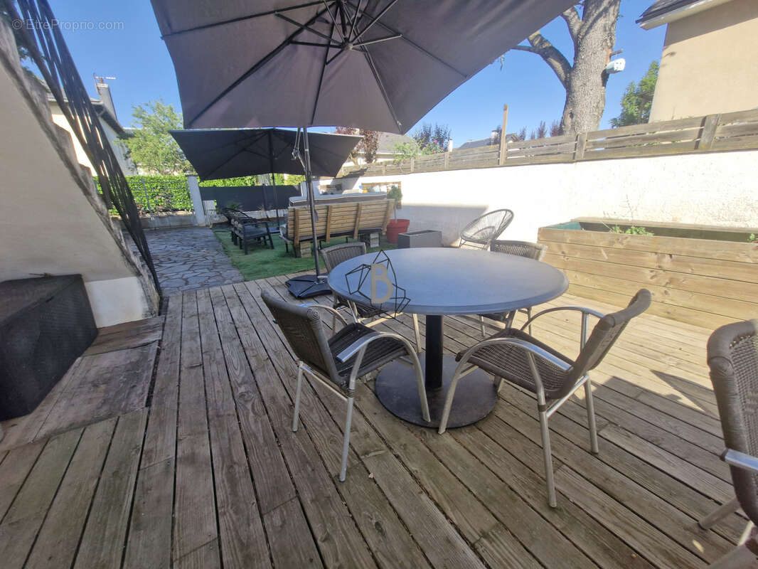 MAISON - 8 pièces - 180M2 - photo 2