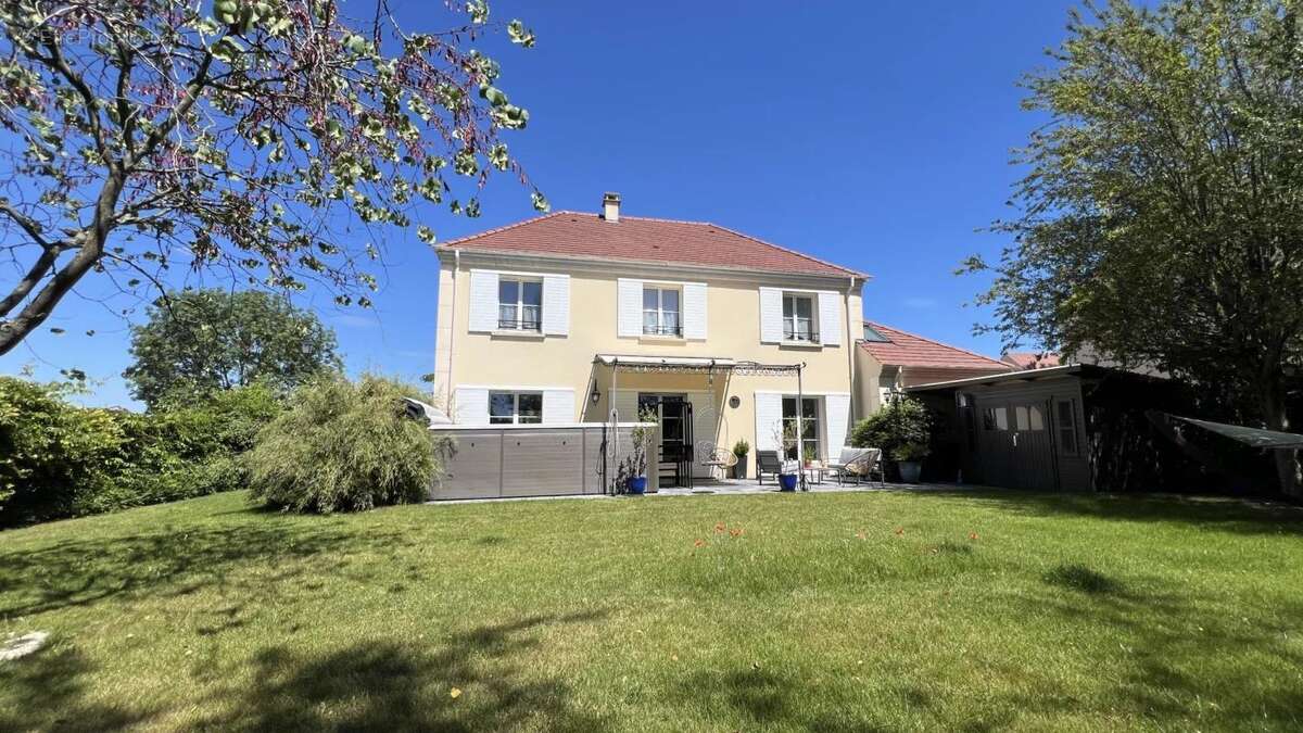 Maison à VILLEPREUX