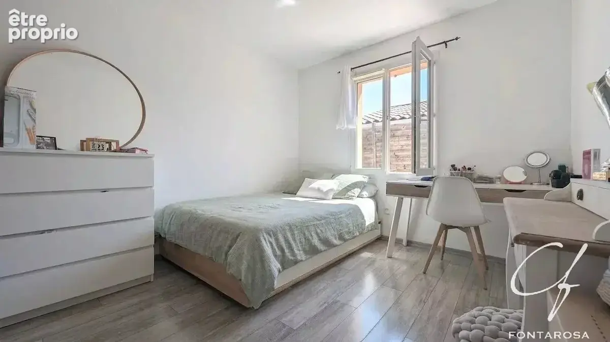 Roquebrune-sur-Argens, villa de plain-pied 5 pièces - photo 7